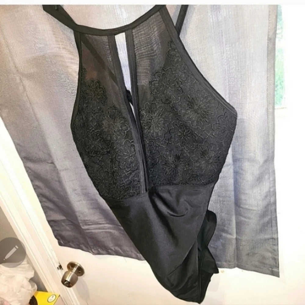 NWT PLAYFUL PROMISES hunter McGrady Size 20 swimsuit